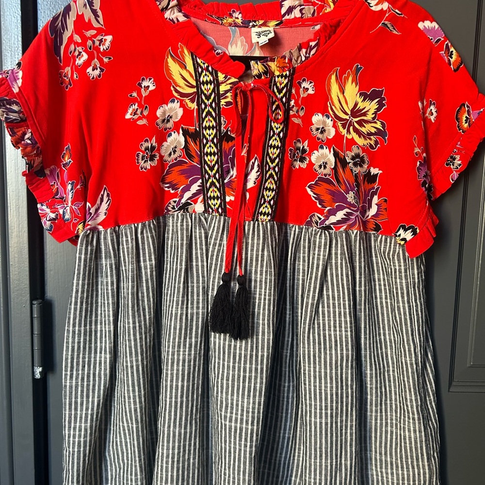 Ivy Jane Red Floral Top